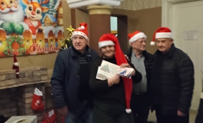 Żnin. Mikołaje u dzieci w Kołdrąbiu